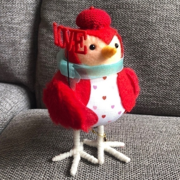 TARGET 2023 Valentine’s Day Spritz Bird Love Signs Red - Picture 1 of 9